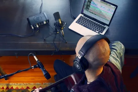 Купить MACKIE Producer Bundle по выгодной цене в Москве